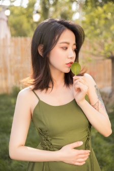 男朋友吃我的奶奶该怎么回应他呢幽默